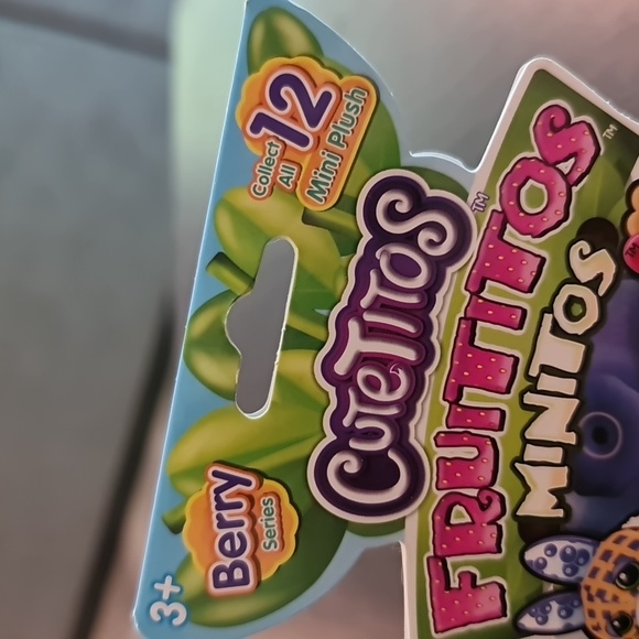 Cutetitos Fruititos Minitos Berry Scented Mystery Mini Plush NEW - Picture 2 of 4